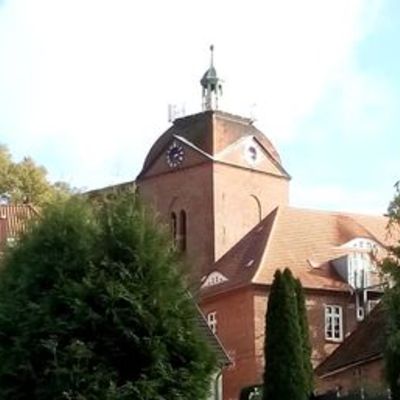 Bild vergrößern: St.-Laurentius-Kirche Schönberg mit Winzer-Orgel